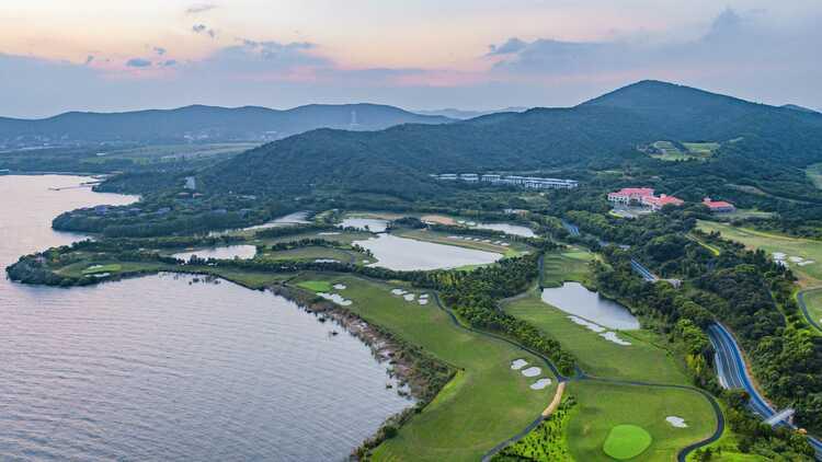 无锡马山：湖光山色四面景 群山如黛绿如蓝