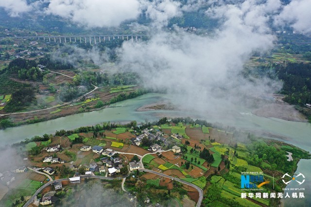 【城市远洋】重庆武陵山区：雨后云起 山乡如画