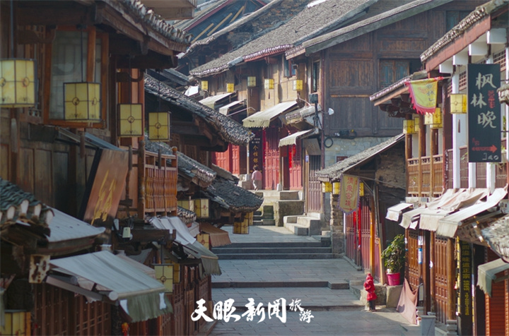 贵阳花溪:繁花似锦 溪水长流