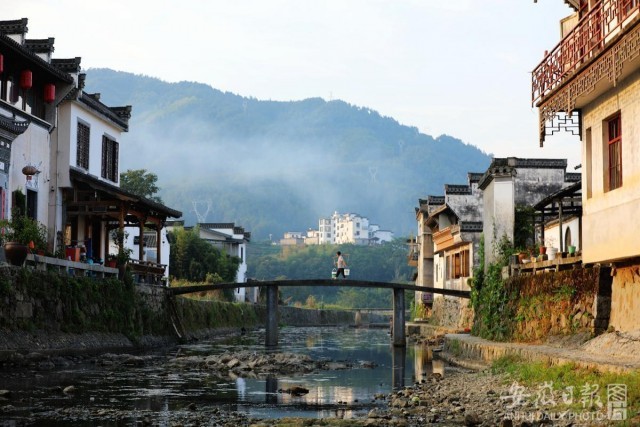 古徽州文化旅游区秋季嘉年华活动为期3天，为游客呈现72小时奇遇之旅