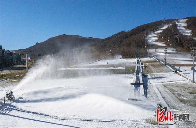 崇礼区太舞滑雪场、云顶滑雪场、富龙滑雪场等开始造雪，本月或将开放迎客