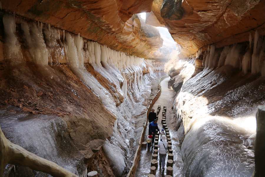 çèè¥¿å³°ï¼å°éªç»æµæç»­åæ¸© ä¹¡æææ¸¸æ´»ååç°