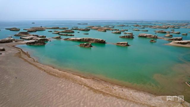 果博入口海西大柴旦：高原奇景 水上雅丹(图2)