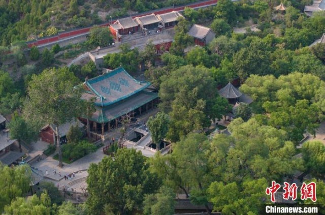探访夏日晋祠游客畅游享清凉