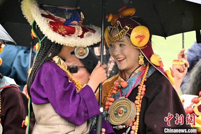 四川白玉草原乡村民俗文化活动启幕