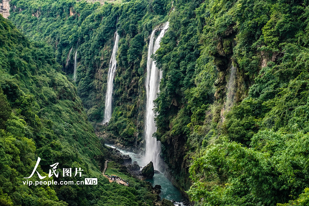 贵州兴义：马岭河峡谷瀑布群进入最佳观瀑季