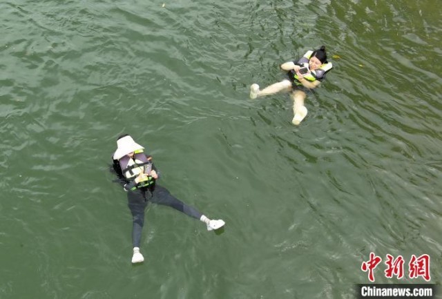 浙江湖州：“窝囊版旅游”受青睐