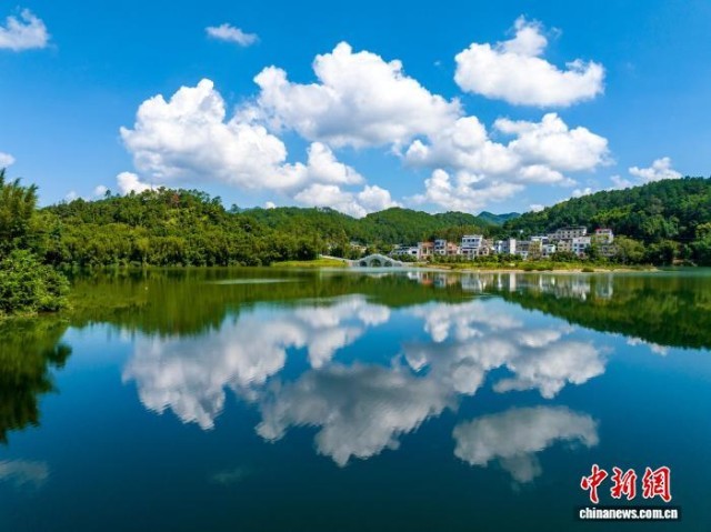 广西苍梧乡村水清岸绿生态美