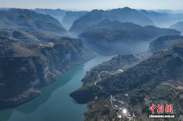 贵州黔西马路河大峡谷初冬景美