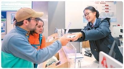 外国游客为何喜爱游中国