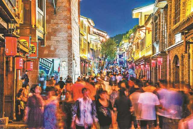 重庆：千年黄桷垭 一道通古今