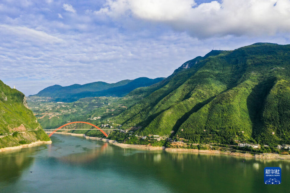 長江重慶巫山段水清岸綠_旅遊頻道_中國青年網