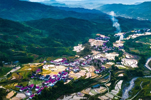 在江西省九江市武宁县石门楼镇拍摄的景色(无人机拍摄).黄嫘禹摄